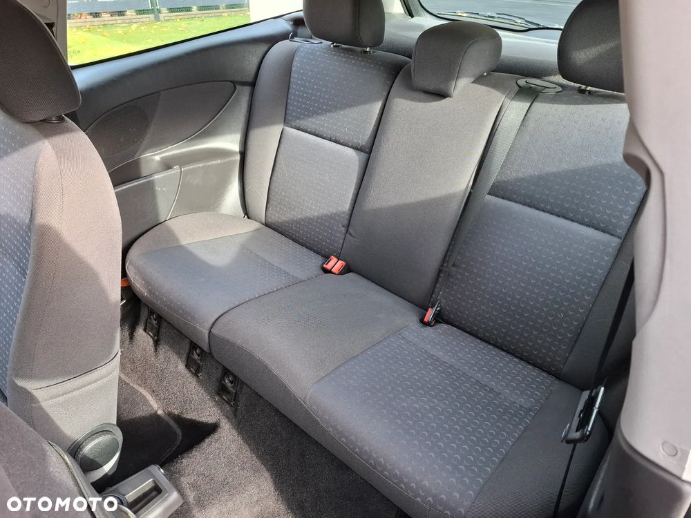 Ford Focus 1.4 Comfort - 14