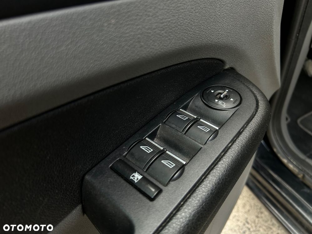 Ford Focus 1.6 16V Titanium - 20