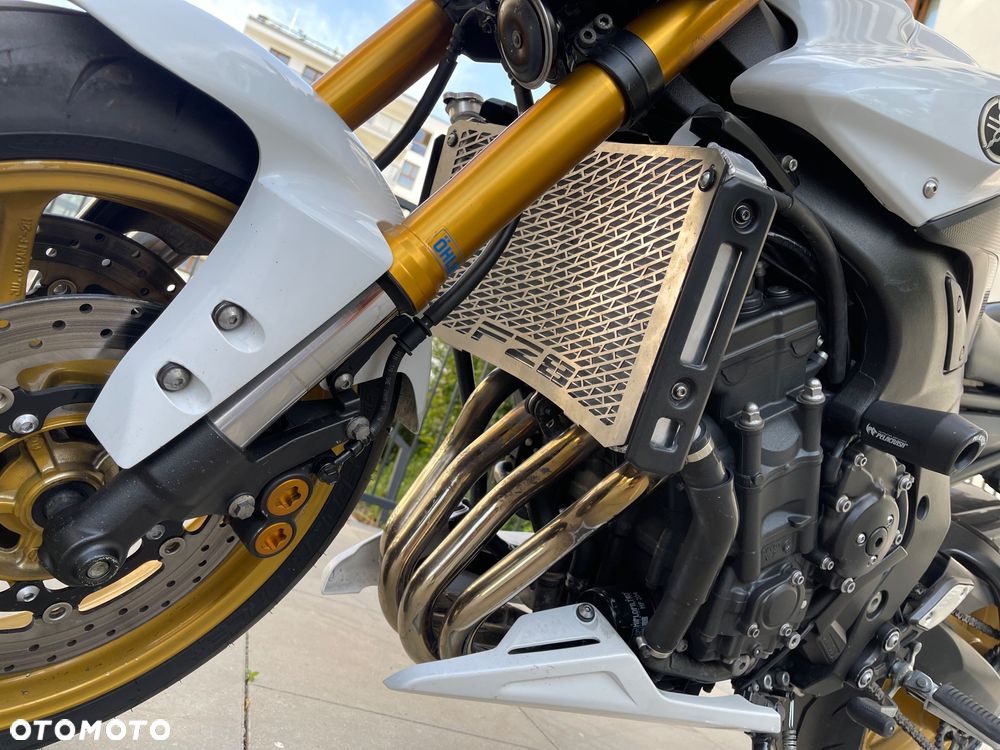 Yamaha FZ - 4