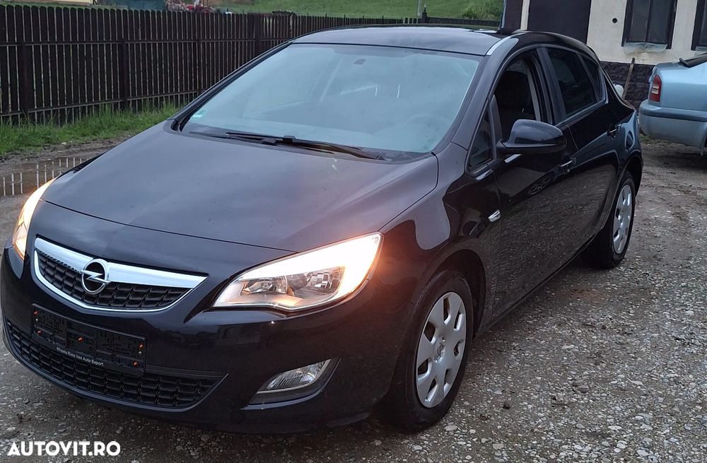 Opel Astra 2.0 CDTI - 1
