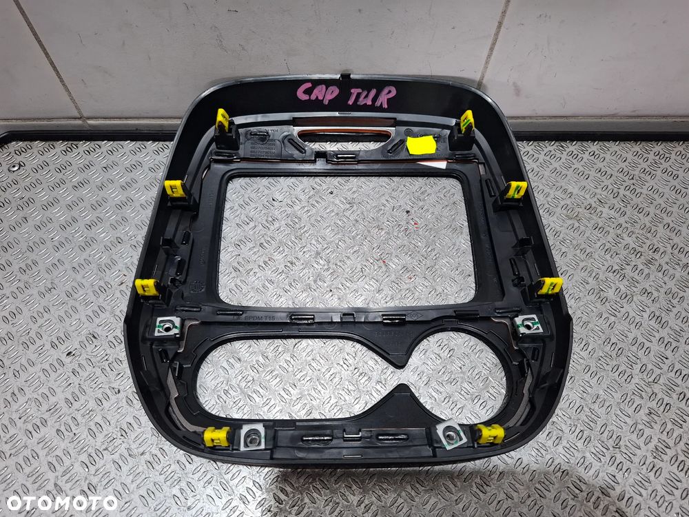 Ramka panelu nawigacji klimatyzacji Renault Captur 2015 rok nr 682704761R - 3