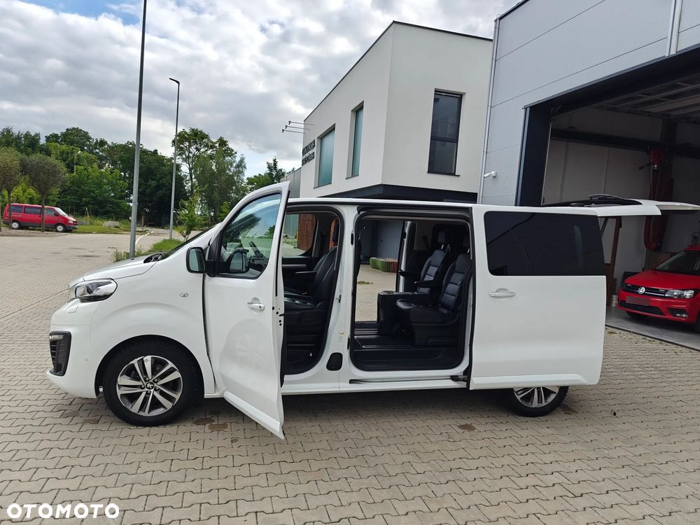 Peugeot Traveller - 1
