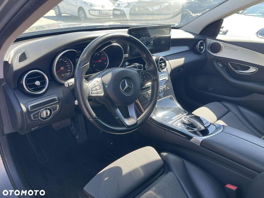Mercedes-Benz Klasa C 220 d 4Matic 9G-TRONIC AMG Line - 9