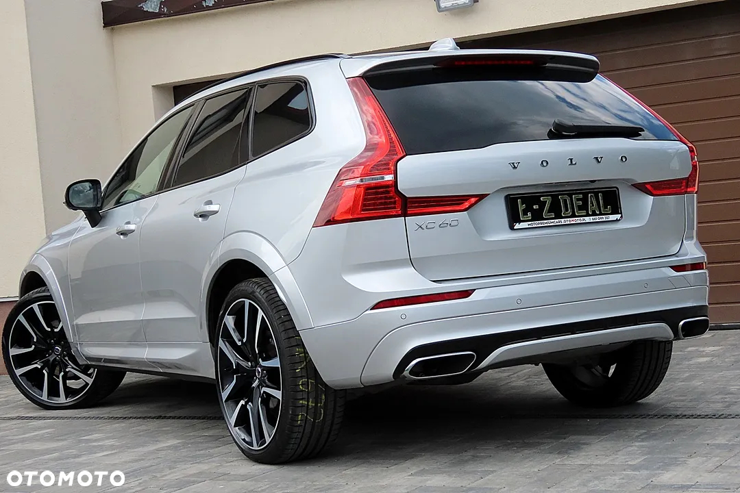Volvo XC 60 B5 D AWD Ultimate Dark - 9