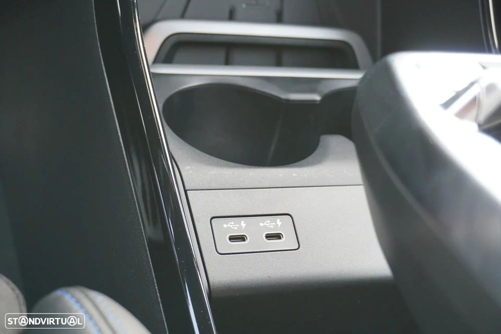 BMW 218 Active Tourer i Pack Desportivo M Auto - 22