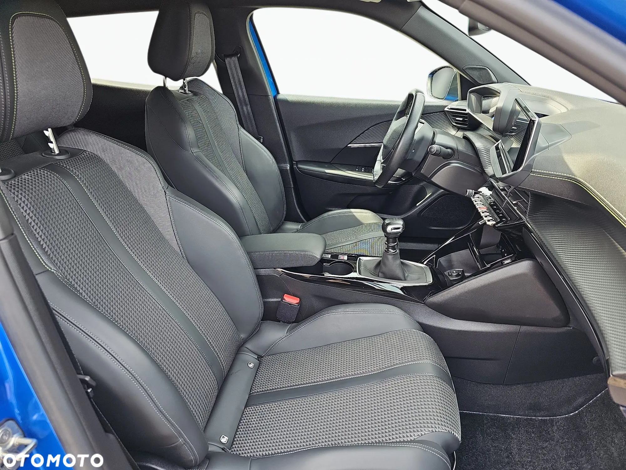 Peugeot 2008 1.2 PureTech GT Line S&S - 13