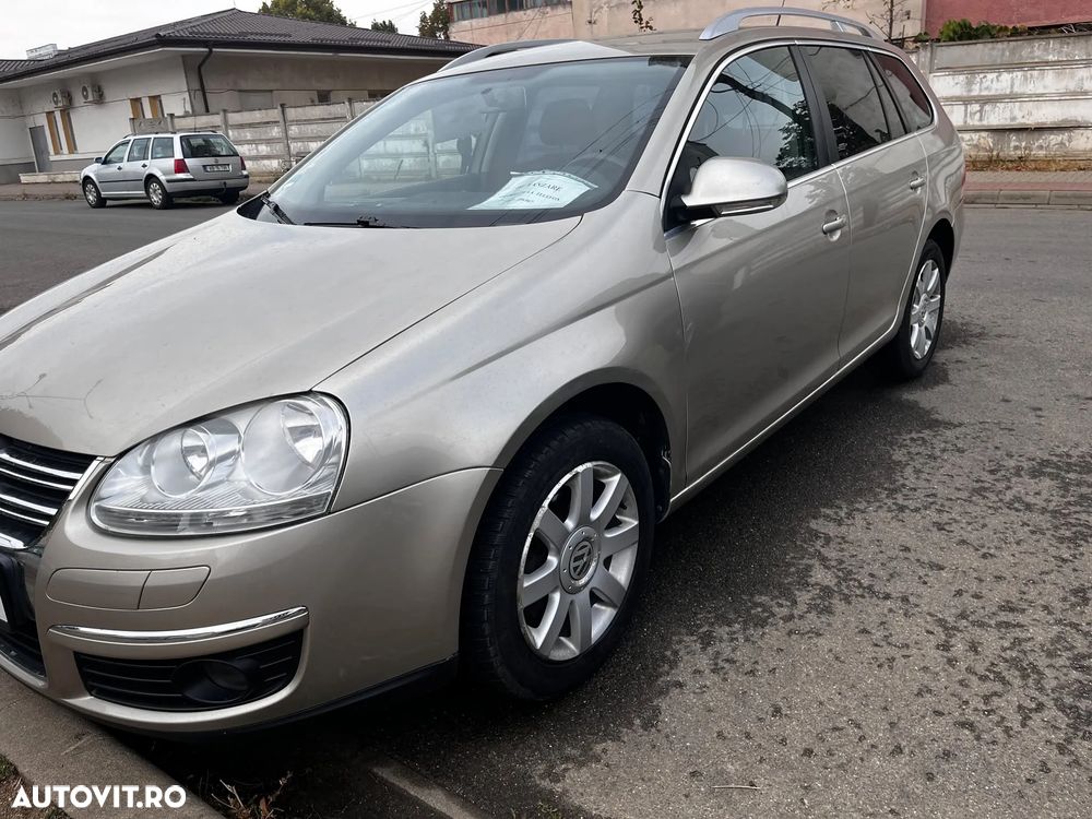 Volkswagen Golf - 1