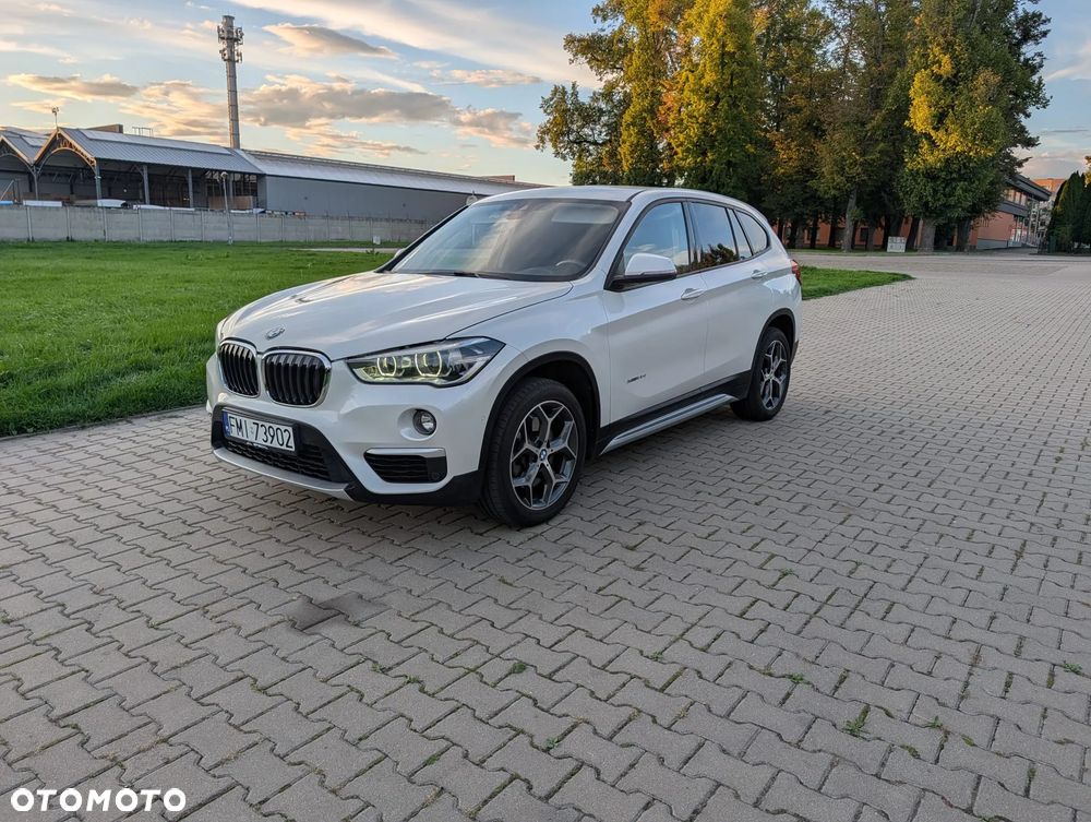 BMW X1 xDrive20i - 16