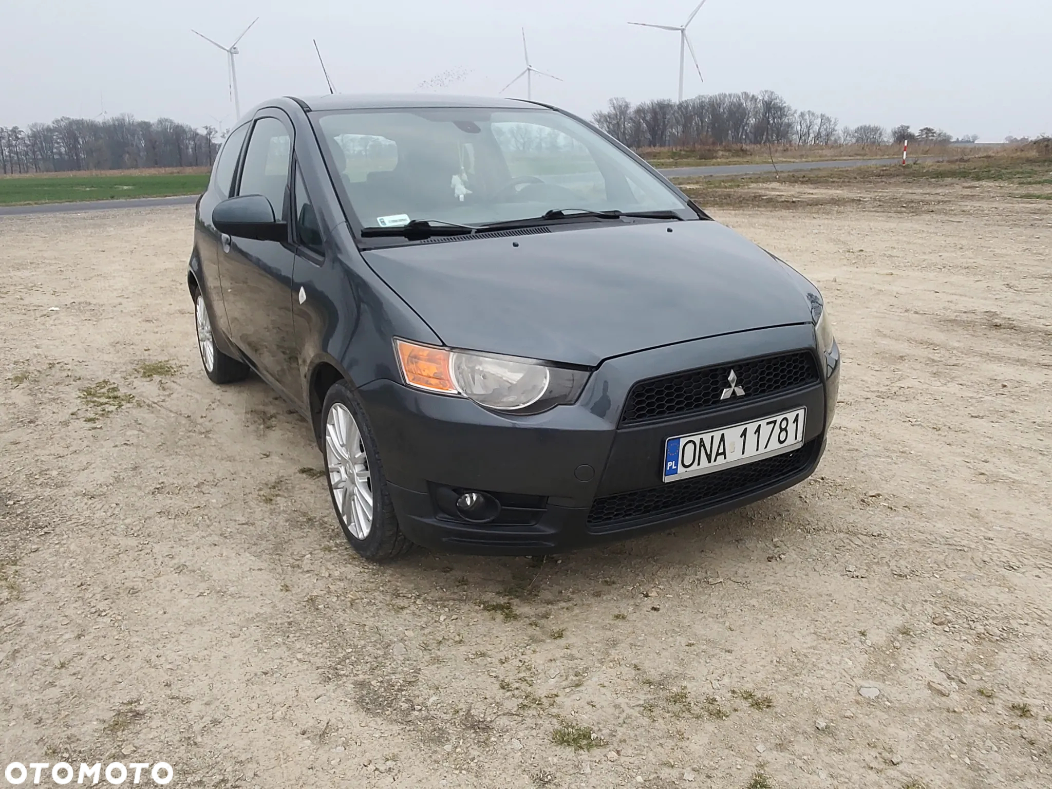 Mitsubishi Colt - 8