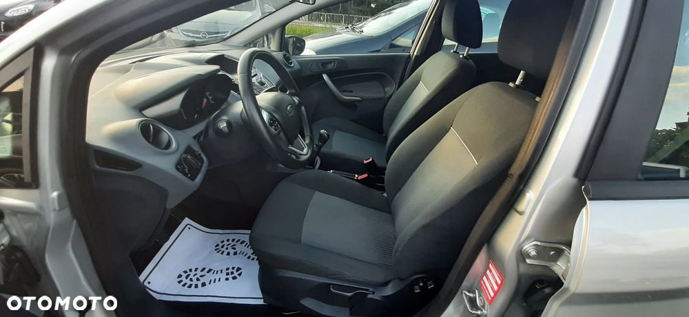 Ford Fiesta - 28