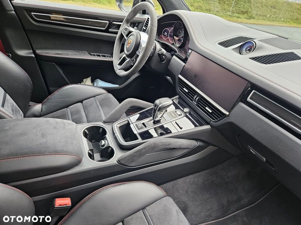 Porsche Cayenne - 10