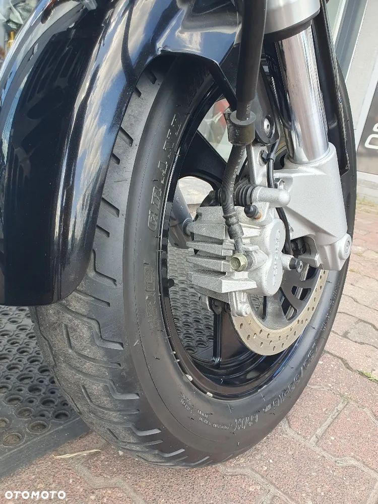 Suzuki Intruder - 36