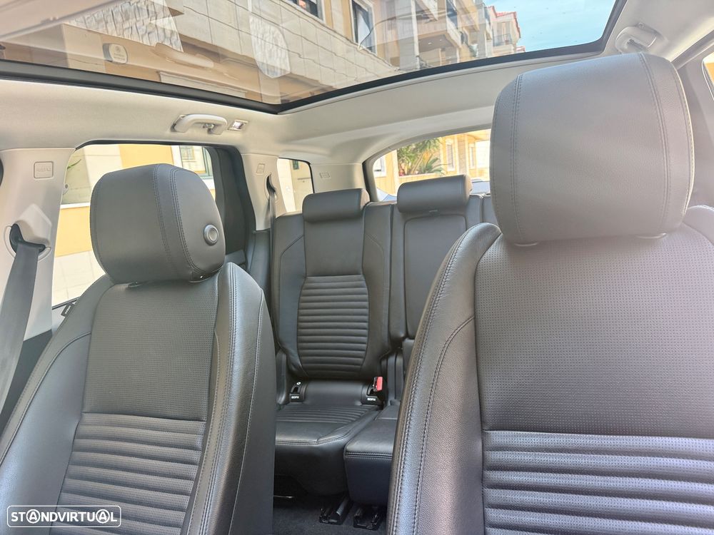 Land Rover Discovery Sport P300e - 17