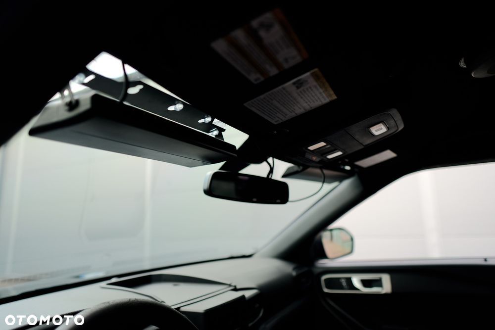 Ford Explorer - 26