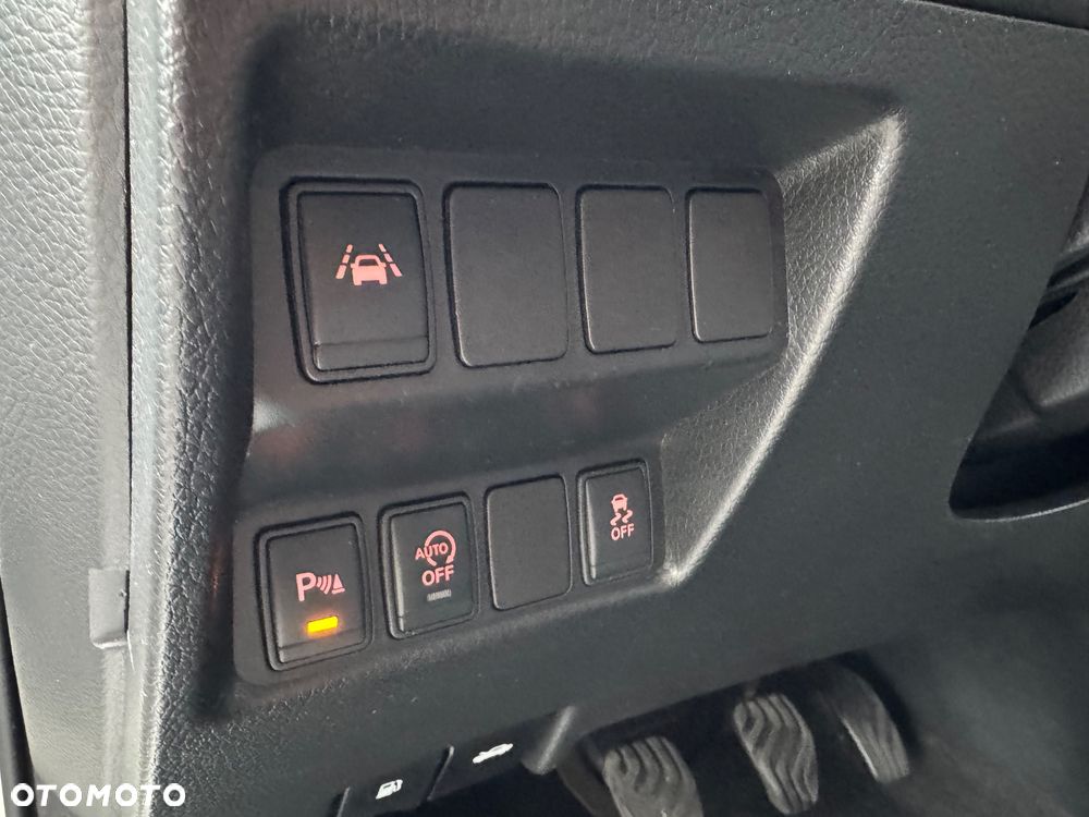 Nissan Qashqai 1.6 DCi TEKNA+ - 17