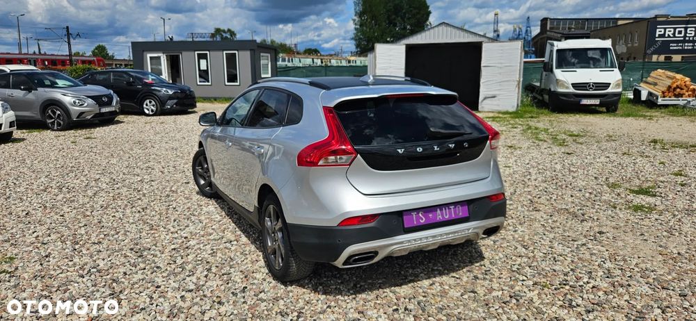 Volvo V40 Cross Country - 8