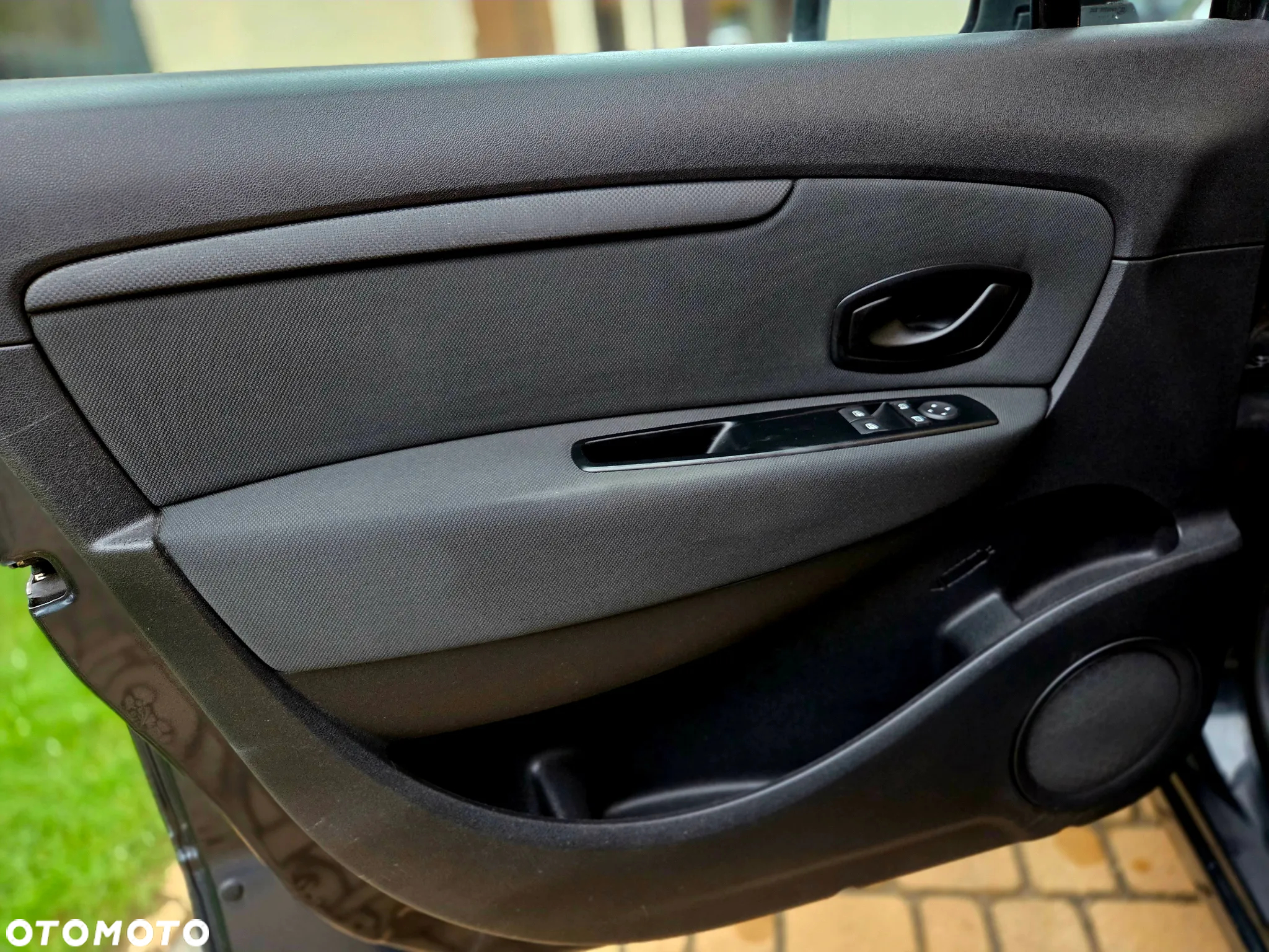 Renault Scenic 1.6 16V 110 TomTom Edition - 18