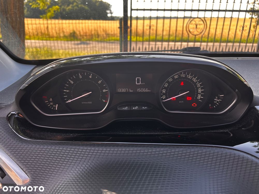 Peugeot 208 PureTech 110 Stop & Start Allure - 23