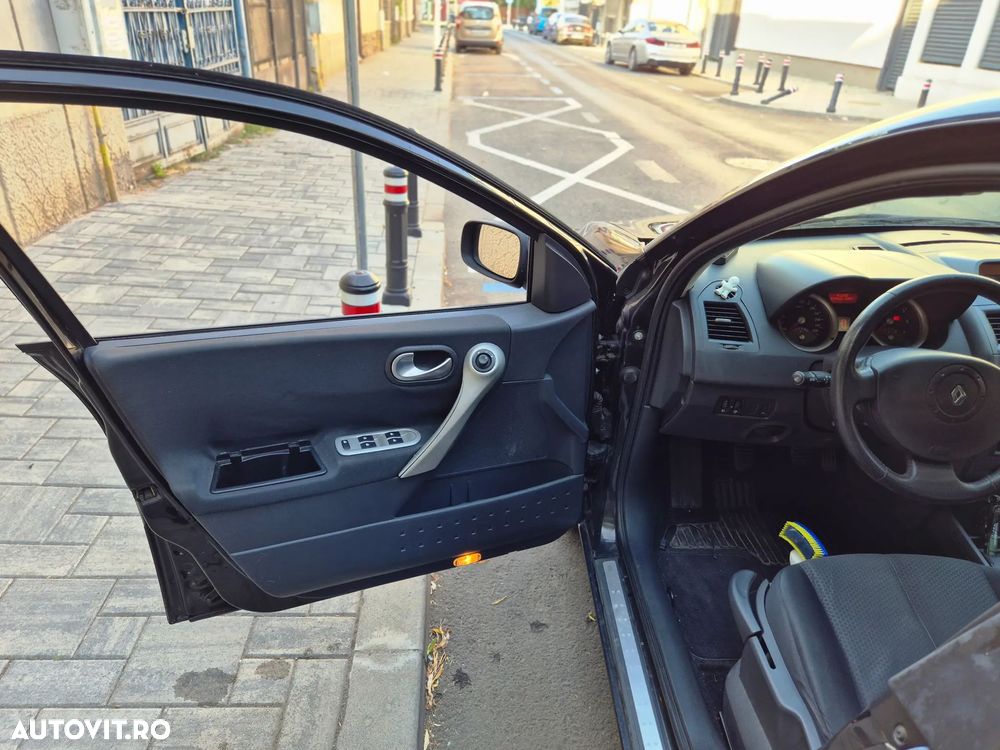 Renault Megane II Sedan 1.6 Influence - 28