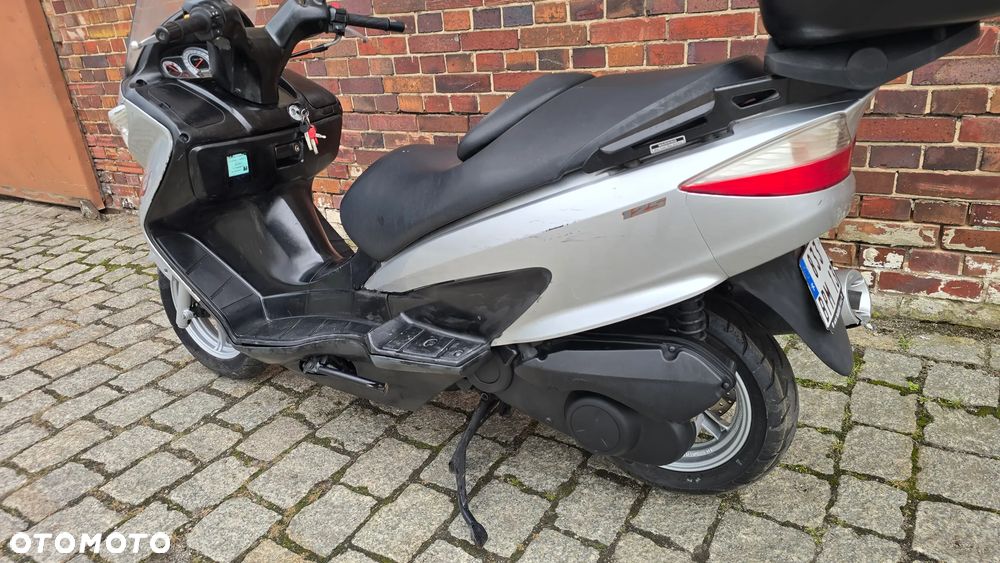 Suzuki Burgman - 8