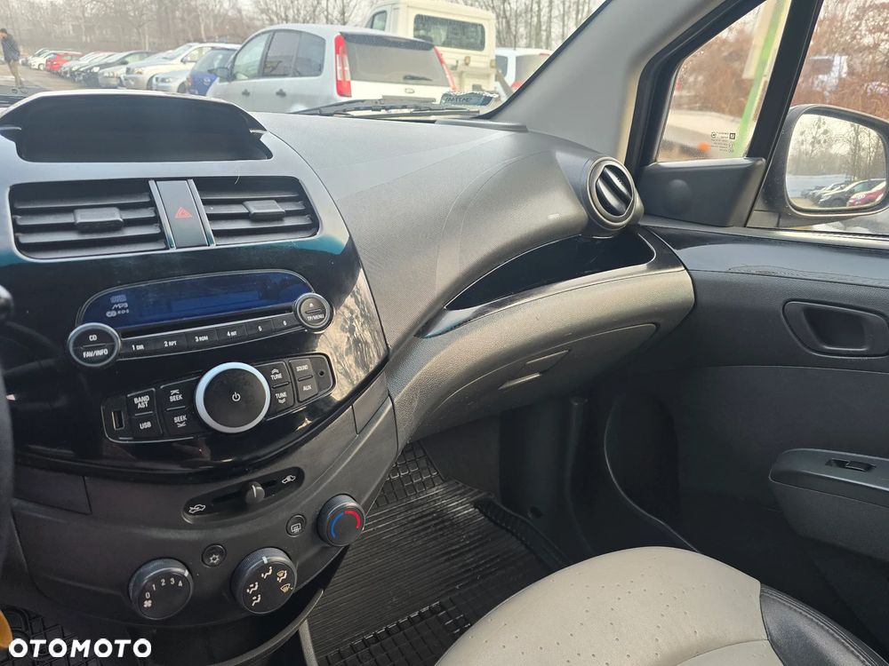 Chevrolet Spark 1.0 Base+ - 10