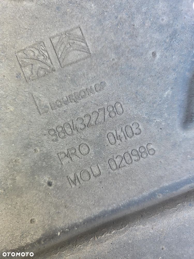 Płyta osłona podwozia tylna Peugeot 308 T9 HB   9804322780 - 9