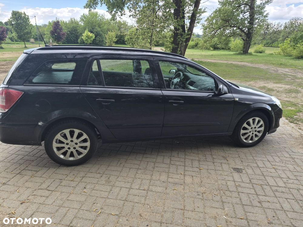 Opel Astra 1.9 CDTI - 4