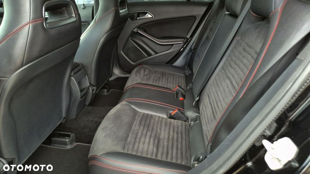 Mercedes-Benz CLA 200 7G-DCT AMG Line - 21
