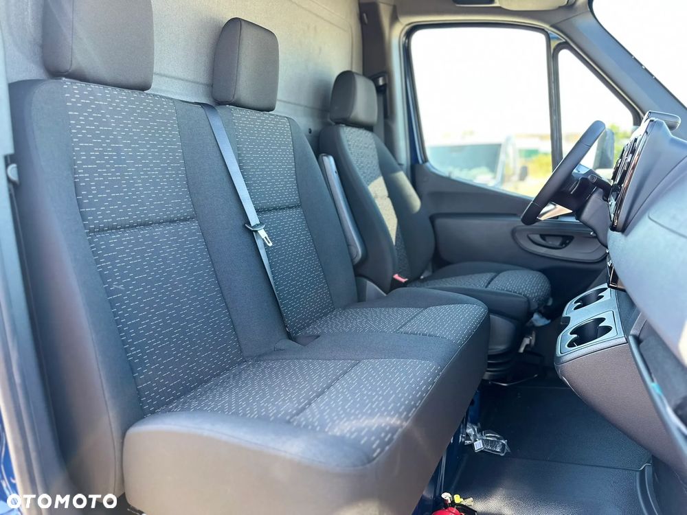 Mercedes-Benz Sprinter - 17
