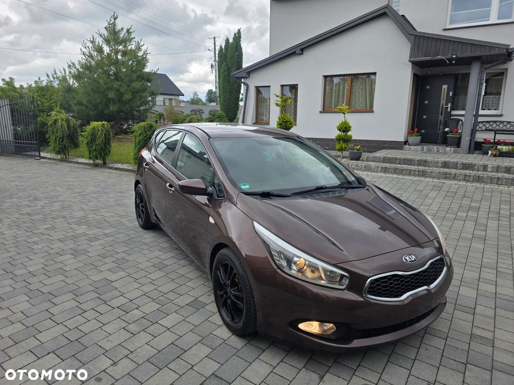 Kia Ceed 1.6 GDI Dream-Team Edition - 28