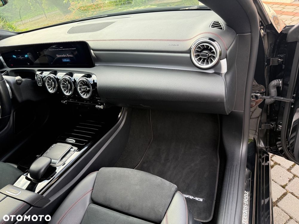 Mercedes-Benz CLA 200 AMG Line 7G-DCT - 21