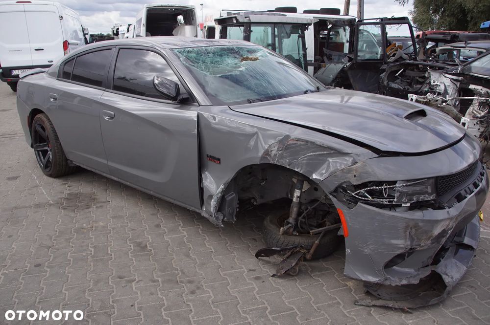 Auto na części 692106889 Dodge Charger 5.7 hemi 272 kw rocznik 2019 klapa zderzak ćwiartka drzwi deska konsola poduszka sanki maska maglownica silnik skrzynia komputer sterownik - 24