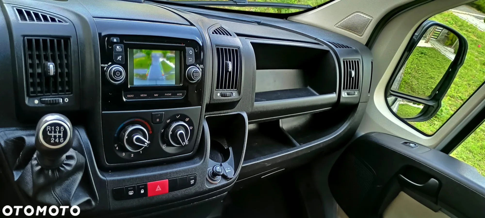Nissan NV400 - 24
