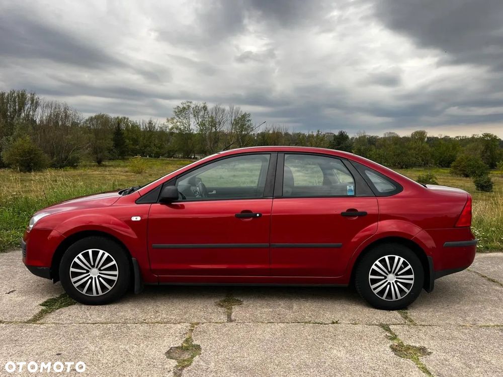 Ford Focus 1.6 Ambiente - 4