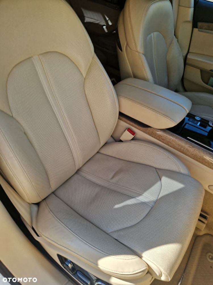 Audi A8 4.2 FSI L Quattro - 5