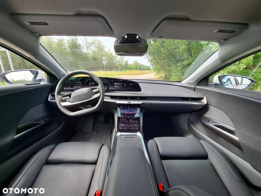 Lucid Air - 12