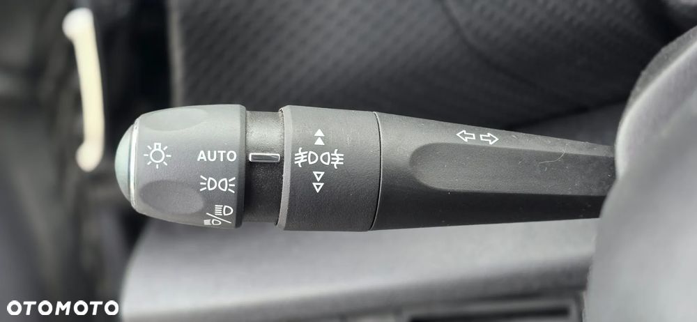 Citroën C4 BlueHDi 110 Stop&Start SHINE - 18