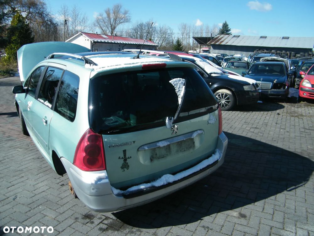 Peugeot 307 (01-05r.) 2.0 HDI 119KM. Silnik DW10TD Skrzynia 20DL50 lakier zieleń idaho. Cały na części. GWARANCJA !!!  Przód Tył Zestaw Komplet Drzwi Klapa Zderzak Błotnik Maska Grill Atrapa Szyba Pas Lampa Lusterko Boczki Fotel Kanapa Kokpit Deska Rozdzielcza Przełącznik Włącznik Sterownik Przewody Wiązka Instalacja Moduł Komputer Czujnik Listwa Pompa Alternator Wtryski Głowica Rozrusznik Kompresor Sprzęgło Dwumas Silnik Skrzynia ABS Klimatyzacji Paliwa Wspomagania Kolektor Turbina Przepustnica Zawór Chłodnica Koło Hak Belka Sanki Zawieszenie Mcpherson Półoś Amortyzator Wydech Tłumik Zacisk Most - 4