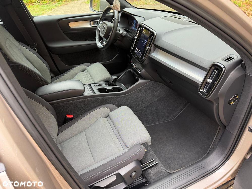 Volvo XC 40 B3 Plus Bright - 17