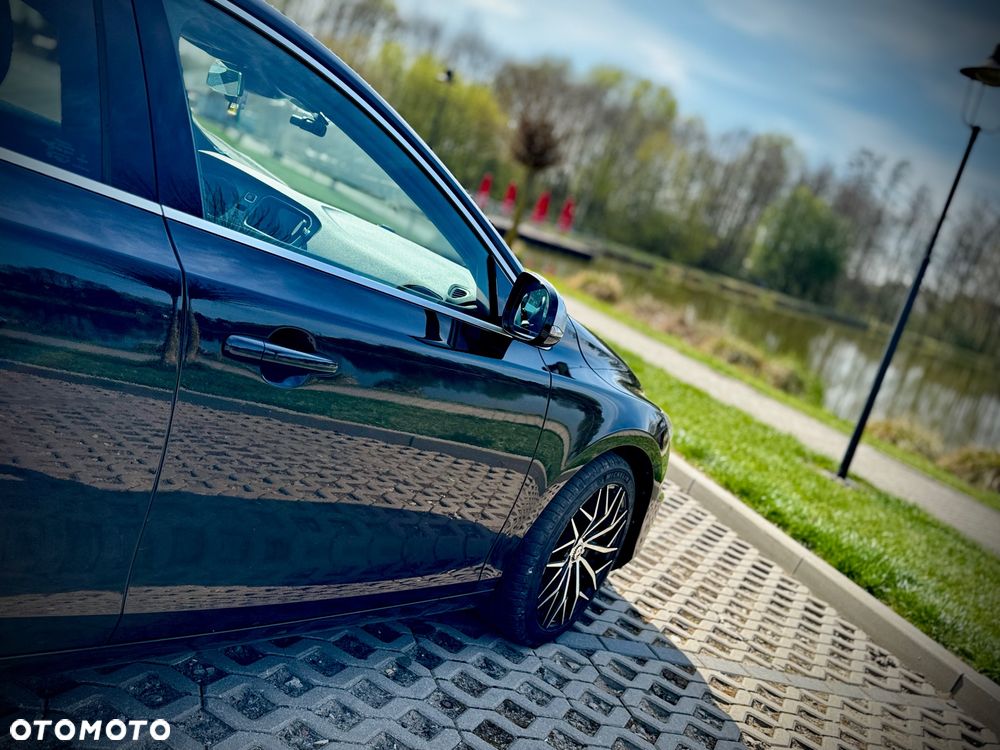 Volvo V40 D4 Drive-E R-Design Momentum - 2