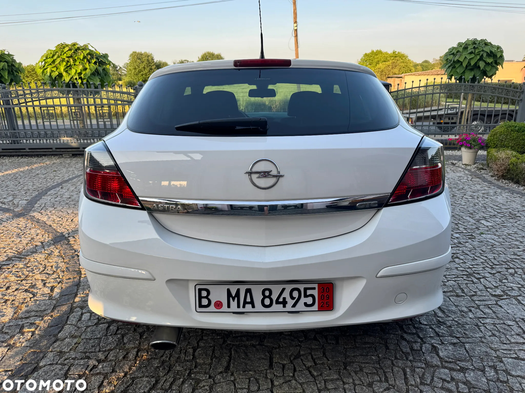 Opel Astra GTC 1.8 Edition 111 Jahre - 6