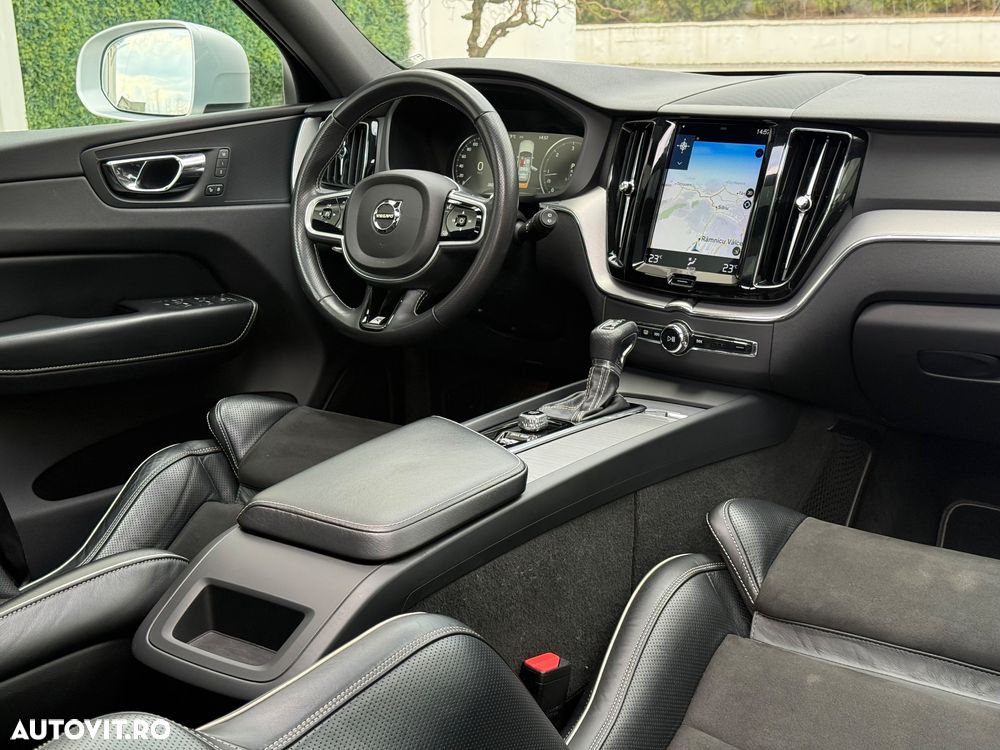 Volvo XC 60 D5 AWD R-Design - 16