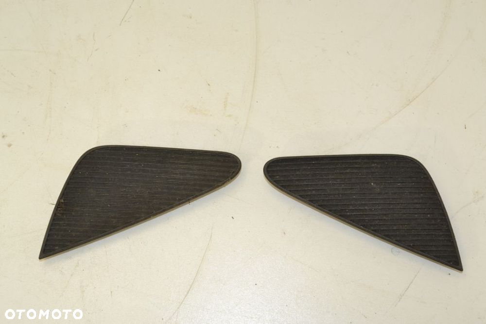 Zaślepka do zderzaka Lexus IS 220 - 1