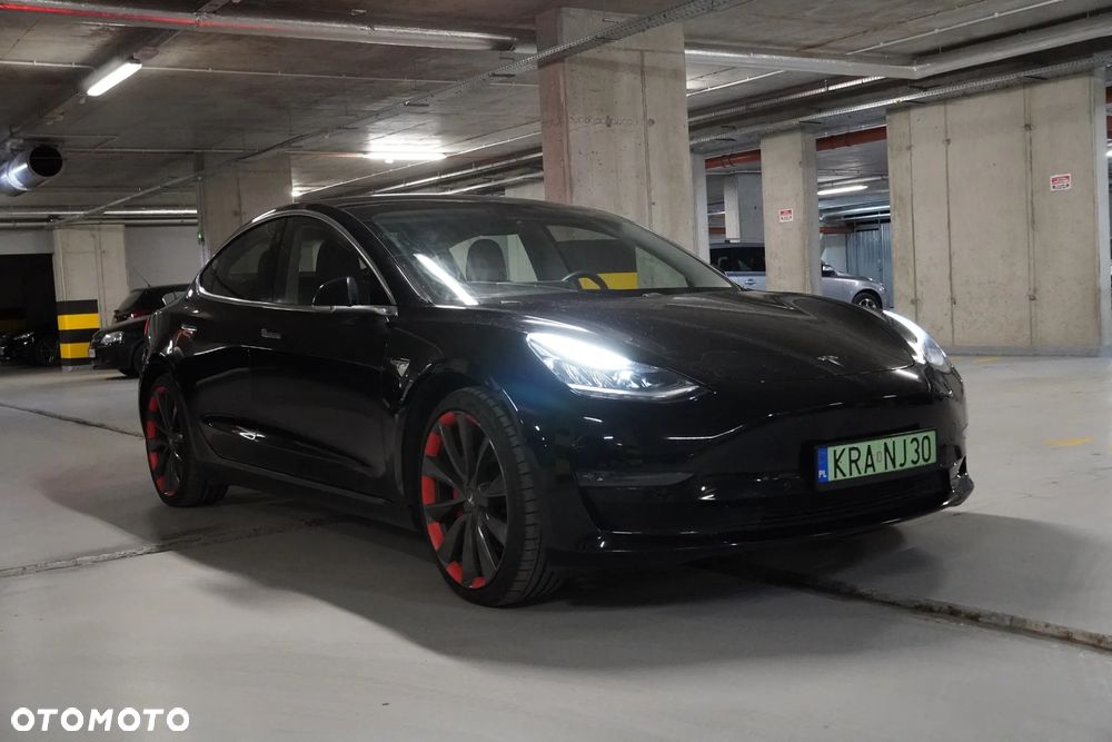 Tesla Model 3 - 4