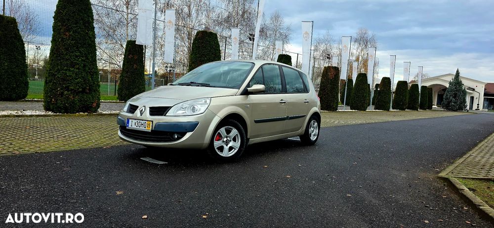 Renault Scenic - 1