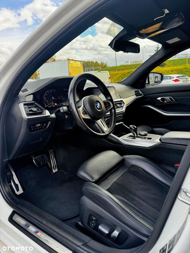 BMW Seria 3 320d xDrive M Sport Shadow - 9