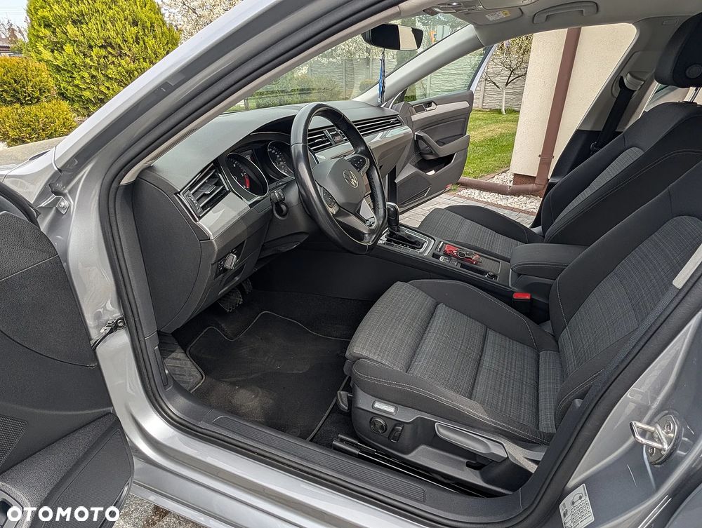Volkswagen Passat 2.0 TDI SCR DSG - 20