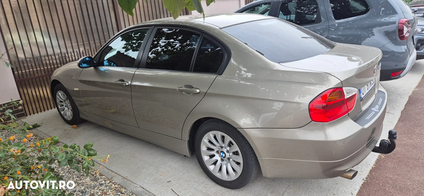 BMW Seria 3 318i
