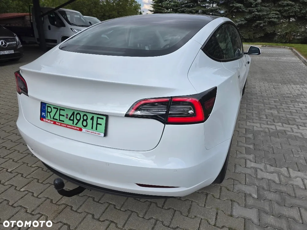 Tesla Model 3 - 4