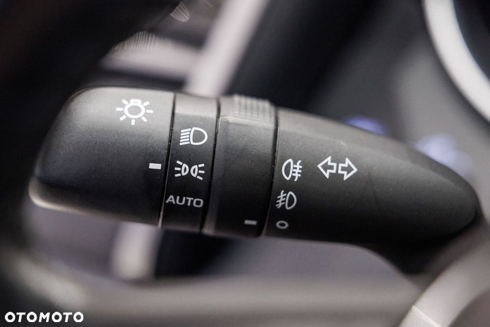 Toyota Camry 2.5 Hybrid Comfort CVT - 31